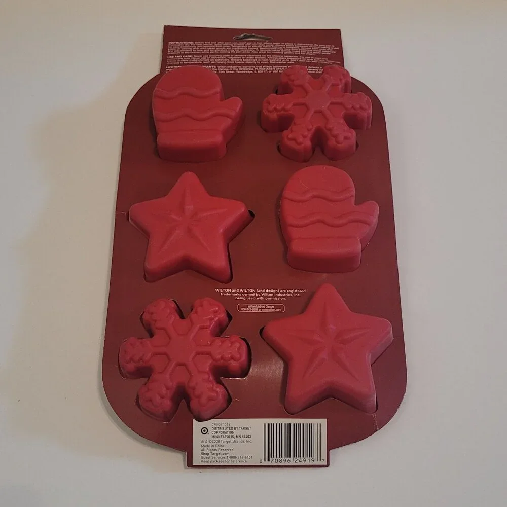 Wilton‎ Christmas Holiday 6 Cavity Silicone Pan For Mini Cakes Treats Cupcakes